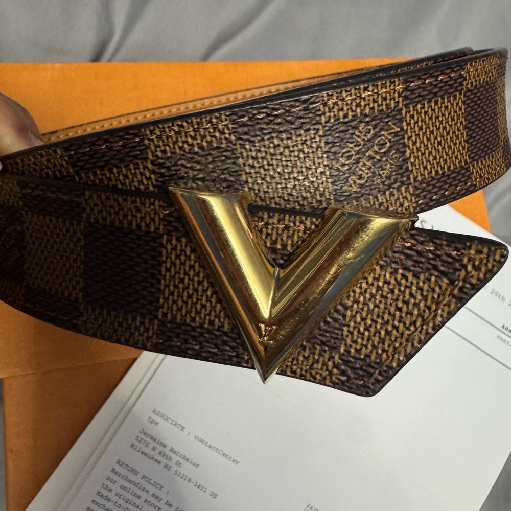 Louis Vuitton Damier Belt with Gold V Buckle